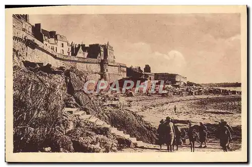 Cartes postales Saint Malo Les remparts et la plage Bon Secours