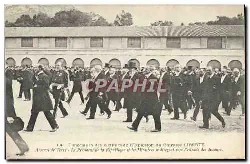 Cartes postales Bateau Funerailles des victimes de l'explosion du cuirasse Liberte