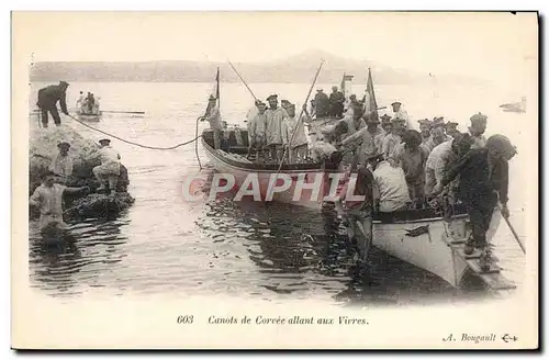 Cartes postales Bateau Canots de corvee allant aux vivres