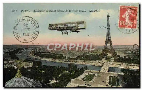 Cartes postales Avion Aviation Paris Aeroplane evoluant autour de la Tour Eiffel