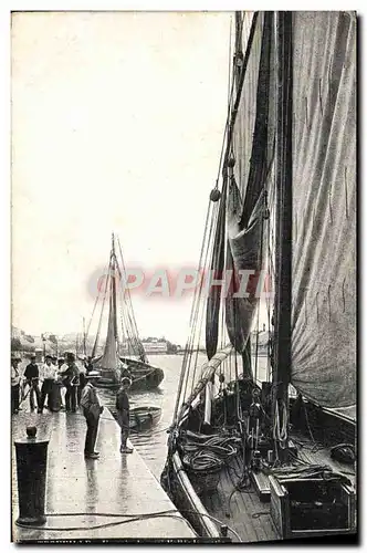 Cartes postales Trouville Un coin du quai du qua Vallee le Matin Bateau