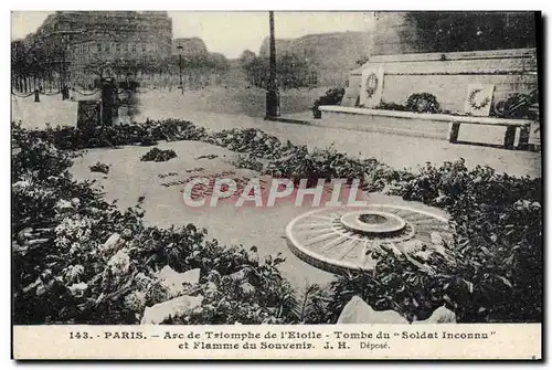 Cartes postales Paris Arc de Triomphe de L&#39Etoile Tombe du soldat inconnu Militaria et flamme du souvenir