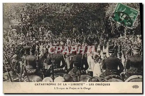 Cartes postales Bateau Guerre Catastrophe du Cuirasse Liberte Les obseques L'eveque de Frejus et le clerge