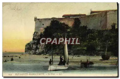 Ansichtskarte AK Ile Saint Marguerite Le Fort Bateau