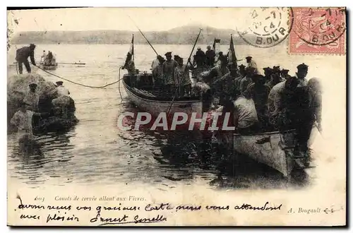 Cartes postales Bateau Canots de corvee allant aux vivres