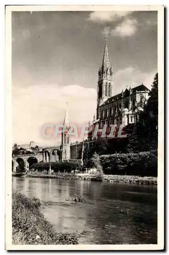 Cartes postales Lourdes La Basilique et le Gave