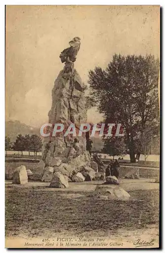 Ansichtskarte AK Avion Aviation Vichy Nouveau parc Monument eleve a la memoire de l&#39aviateur Gilbert