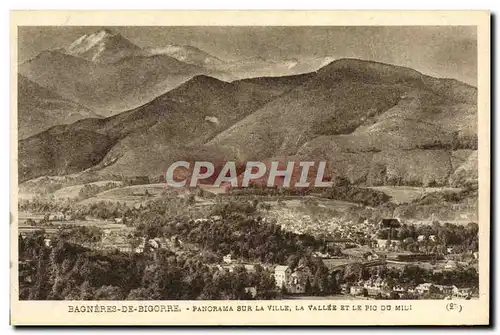 Cartes postales Bagneres de Bigorre Panorama sur la ville La vallee et le Pic du Midi