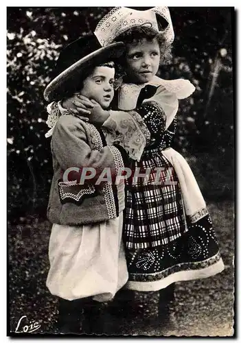 Cartes postales moderne Deux Futurs Epoux Bretagne Folklore Enfants