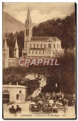 Cartes postales Lourdes La Grotte Et La Basilique