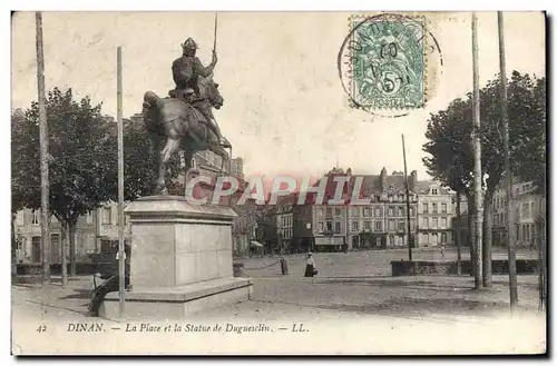 Cartes postales Dinan La Place Et La Statue De Duguesclin