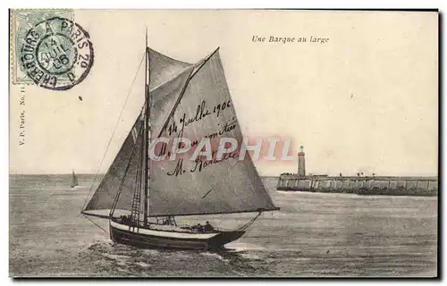 Cartes postales Une Barque Au Large Bateau