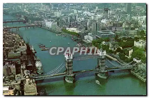 Cartes postales moderne Aerial View Of Tower Bridge And The City Of London