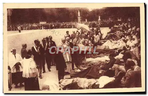 Cartes postales Lourdes La Benediction Des Malades