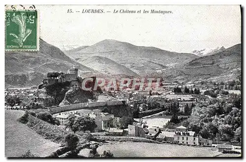 Cartes postales Lourdes Le chateau et les montagnes