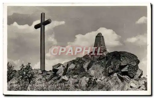 Cartes postales moderne Croix et pierre commemorative au Hartmannsvillerkopf