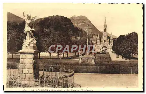 Cartes postales Lourdes St Michel La Basilique et L&#39Esplanade