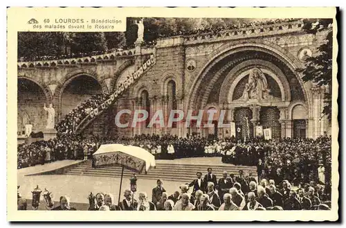 Cartes postales Lourdes Benediction Malades devant le Rosaire