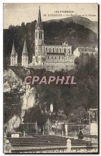 Cartes postales Lourdes La Basilique et la Grotte