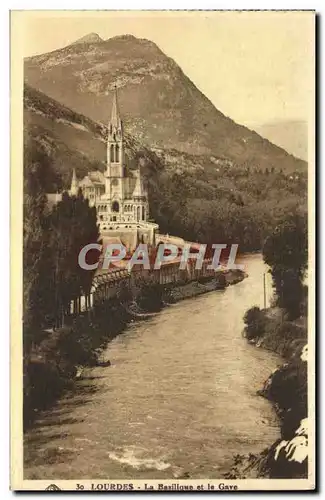 Cartes postales Lourdes La Basilique et le Gave