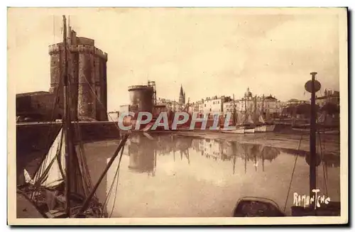 Cartes postales Sortie Du Port De La Rochelle Bateaux