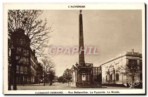 Ansichtskarte AK Clermont Ferrand Rue Ballanvillier La Pyramide Le Musee