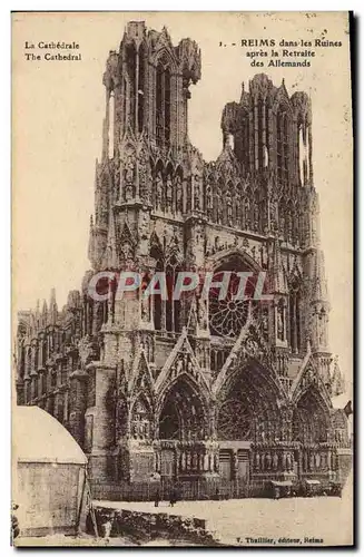 Cartes postales Reims Dans les Ruines Apres la retraite des allemands Militaria