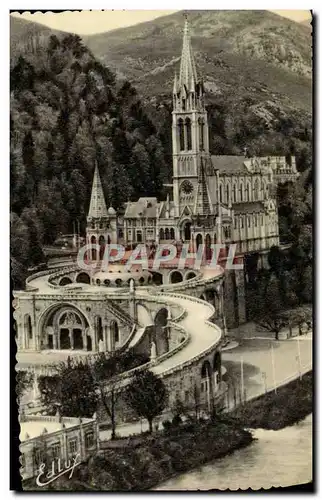 Cartes postales moderne Lourdes La Basilique Vue De Cote