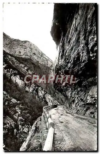 Cartes postales moderne La Grande Chartreuse Paysages L&#39impressionante route de Frou dominant les gorges du Guiers Vi