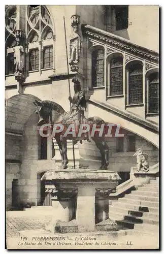 Cartes postales Pierrefonds Le chateau La statue du duc d'Orleans