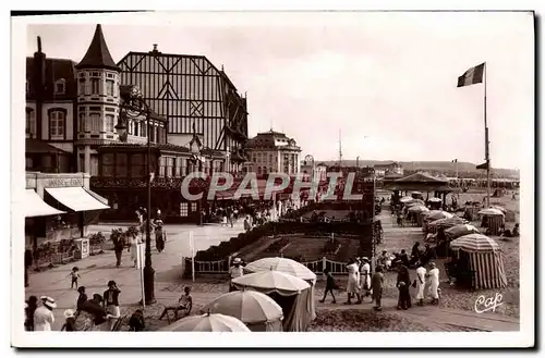 Cartes postales moderne Trouville Les Planches Vers L'Hotel Flaubert