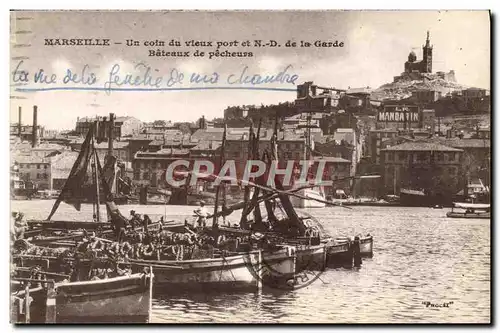 Cartes postales Marseille Un Coin du Vieux Port et ND de la Garde Bateaux de peches