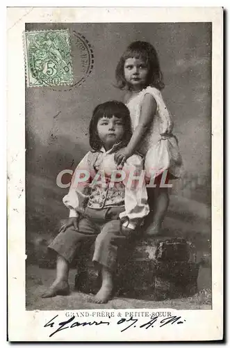 Cartes postales Fantaisie Enfants Grand frere et petite soeur