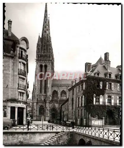 Cartes postales moderne Quimper La rue du roi Gradlon Societe Generale