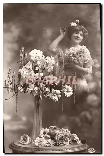 Cartes postales Fantaisie Femme Fleurs