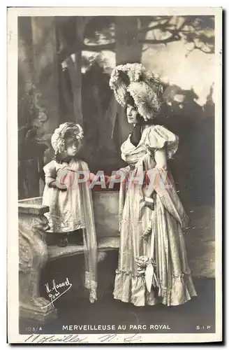 Cartes postales Fantaisie Femme Enfant Merveilleuse au Palais Royal