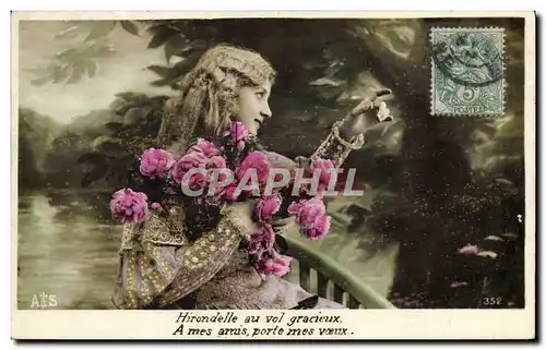 Cartes postales Fantaisie Femme Hirondelle au vol gracieux