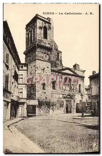 Cartes postales Nimes La Cathedrale