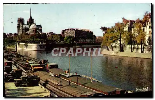 Cartes postales moderne Paris Notre Dame Peniches Sur La Seine