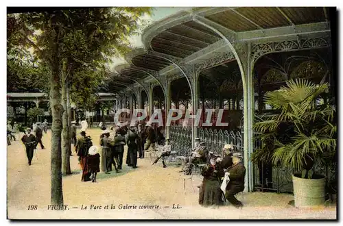 Ansichtskarte AK Vichy Le Parc Et La Galerie Couverle