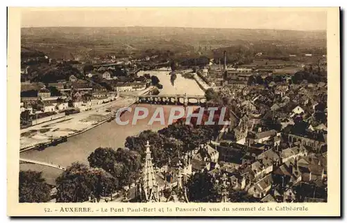 Cartes postales Auxerre Le pont Paul Bert et la passerelle vus du sommet de la cathedrale