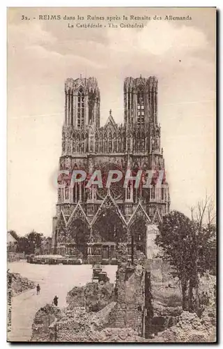 Cartes postales Reims Dans Les Ruines Apres La Retraite des Allemands Militaria