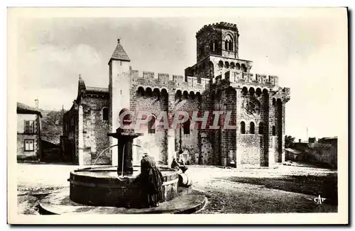 Cartes postales Royat L&#39eglise fortifiee