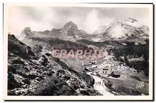 Cartes postales Les Basses Pyrenees Le Cirque De Gourette La route d'Aubisque Centre de sports d'hiver