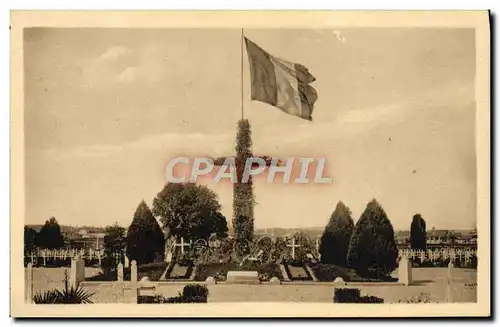 Ansichtskarte AK Verdun Tombe Des Soldats Inconnus Cimetiere Militaire Du Faubourg Pave