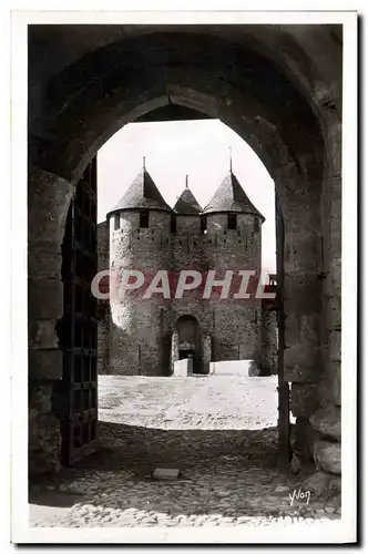 Ansichtskarte AK Carcassonne La Cite Entree du chateau La barbacane