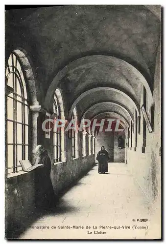 Ansichtskarte AK Monastere de Sainte Marie de la Plerre qui Vire Le cloitre