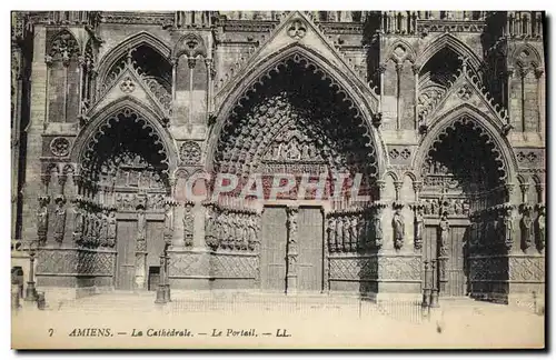 Ansichtskarte AK Amiens La Cathedrale Le portail