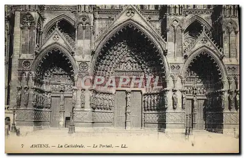 Cartes postales Amiens La Cathedrale Le portail