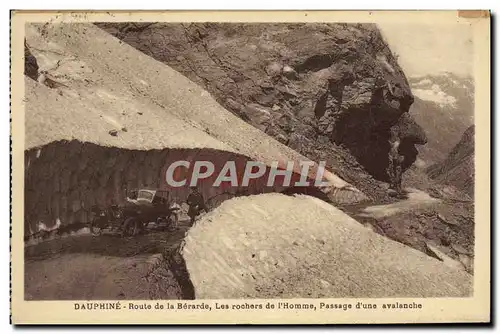 Ansichtskarte AK Dauphine Route De La Berarde Les Rochers De I&#39Homme Passage d&#39une avalanche Automobile